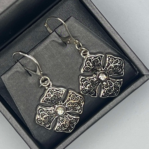 Vintage Silver Toned Celtic Knot‎ Cross Earrings Fishhook Closure Jewelry EUC - Picture 7 of 9